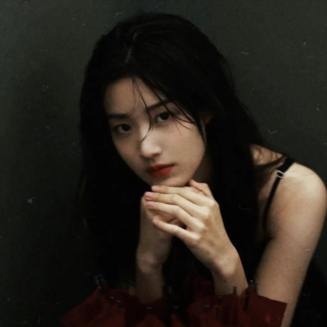 肮脏的黑袋子